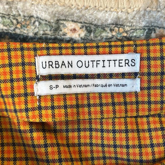 Urban Outfitters plaid mini skirt - Picture 4 of 6